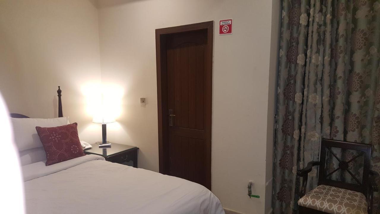 Zaib Guest House E-11 Islamabad Ngoại thất bức ảnh